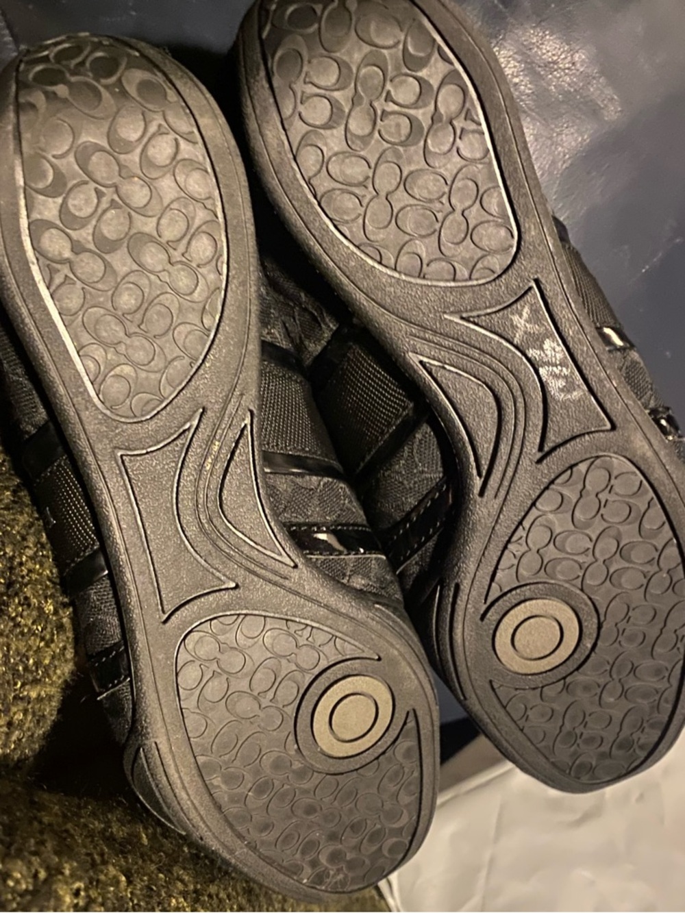 (NWOB) COACH- Sneakers w/ teal logo on side 👟 ✨ - Picture 4 of 7